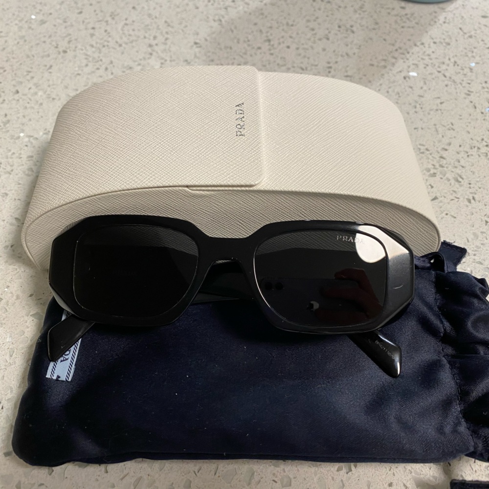 Prada symbole sunglasses